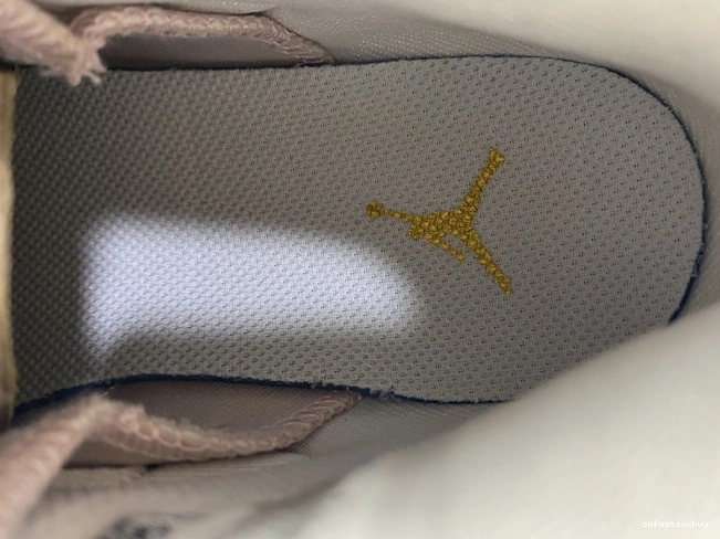 6 DH9696-100 Retro (W) Jordan Air Gold Hoops 1103